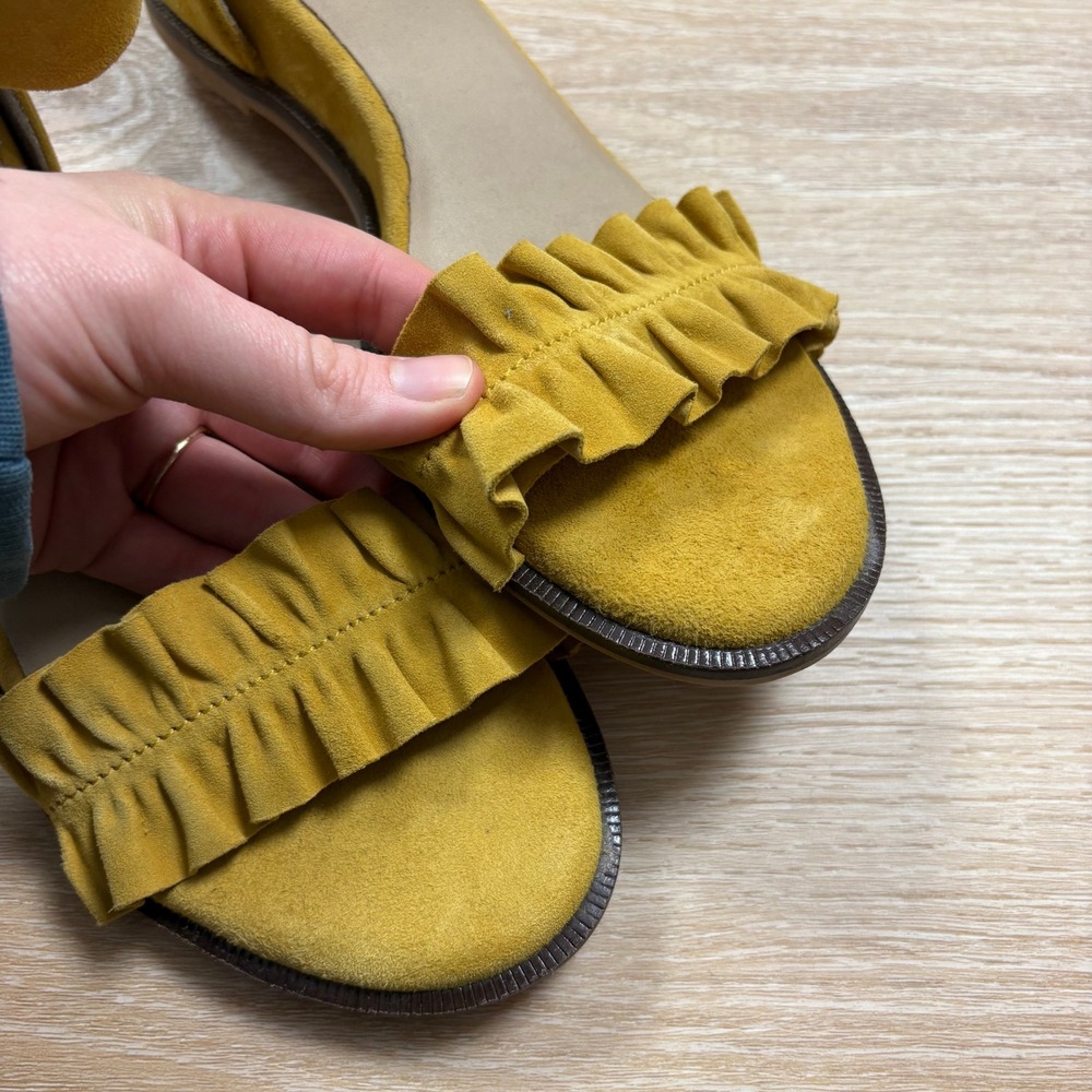Seychelles Suede Ruffle Ankle Strap Flat Sandals Women's 8.5 - Picture 2 of 6